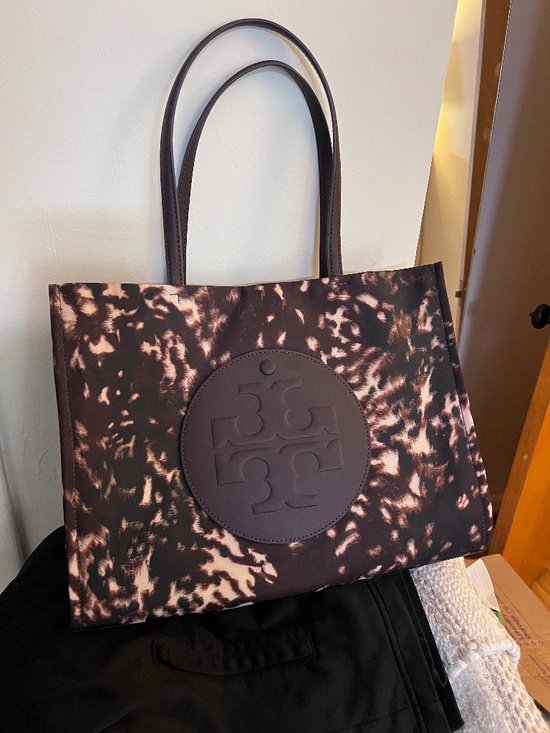 Tory Burch Handbags - Tory Burch Cheetah Tote